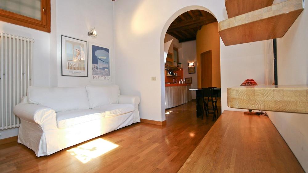 Rental in Rome Laura