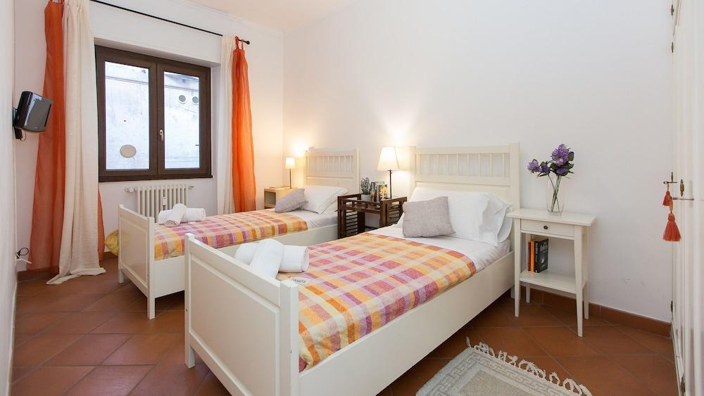 Rental in Rome San Trifone