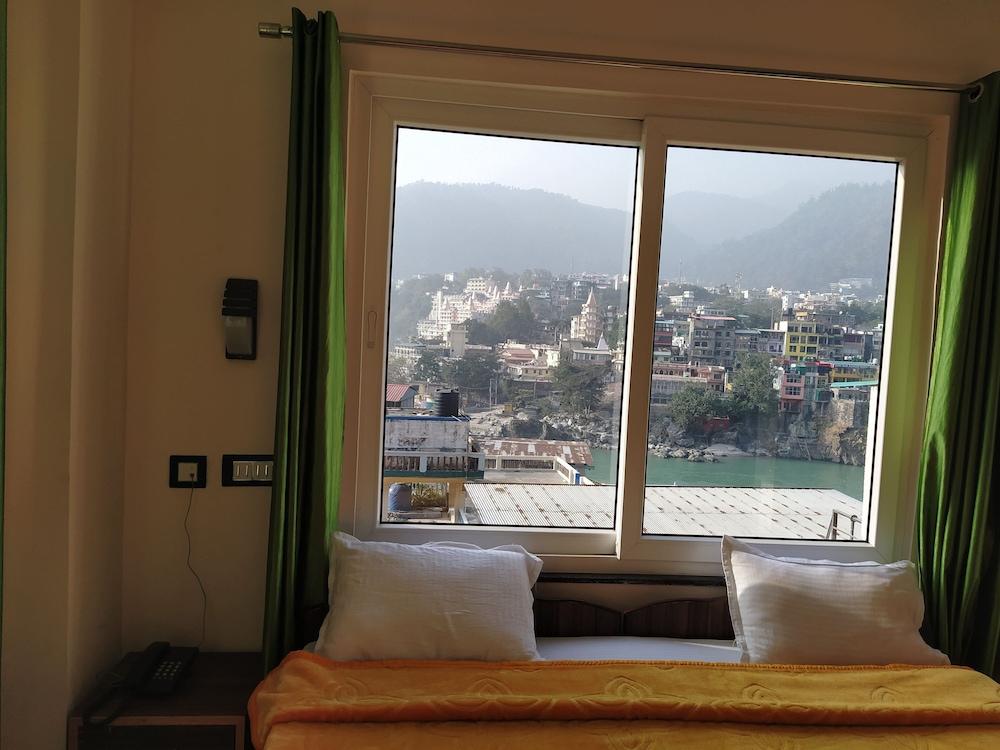 Hotel The Raja Palace