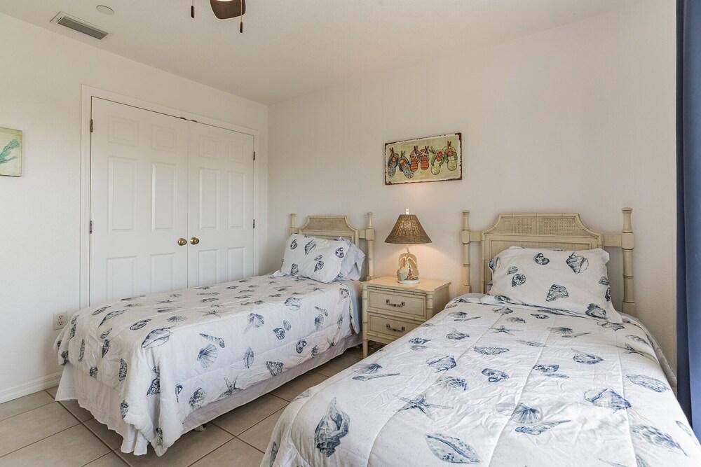 Sunset Views + Steps From The Beach With Elevator 2 Bedroom Duplex by Redawning