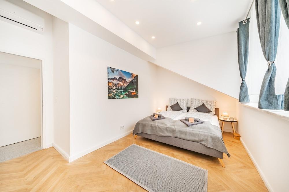 Terrace Apartment near Danube