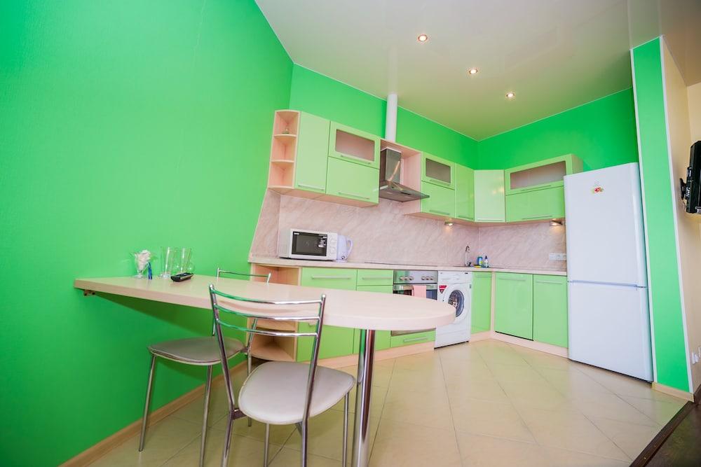 Apartment on Komarova St. 58-106