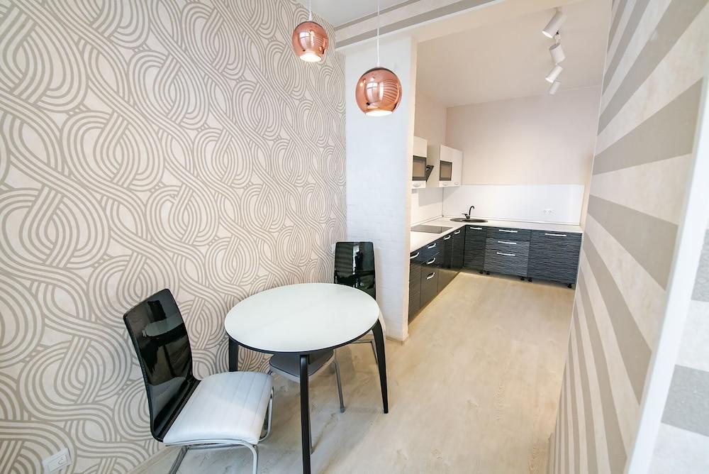 Apartment on Komarova 58-201