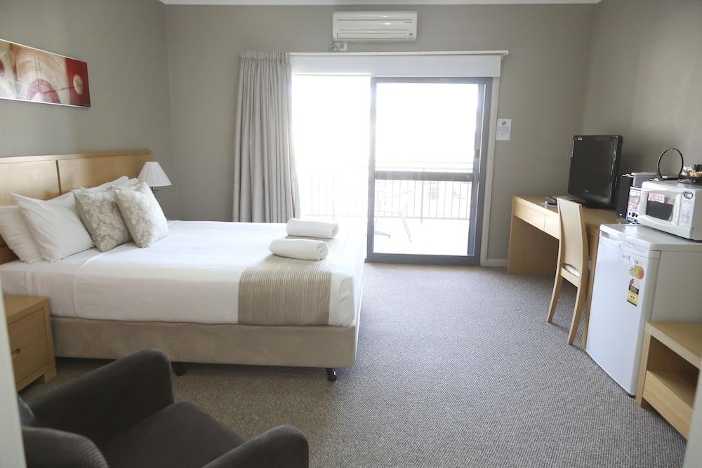 Centrepoint Apartments