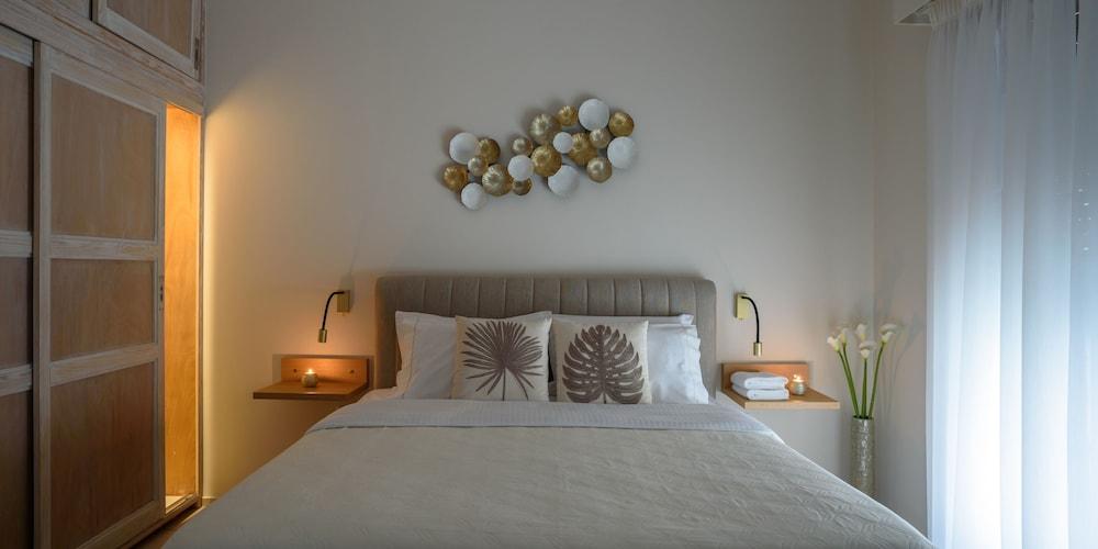 Acropolis Exclusive Studio