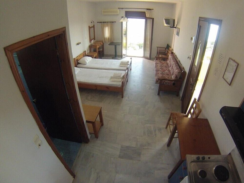 Kavos Melissa Studios