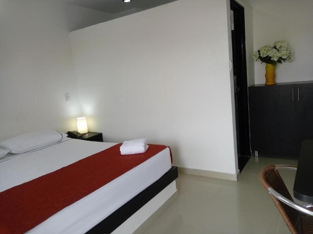 A&L Hoteles - Hotel Adelaida