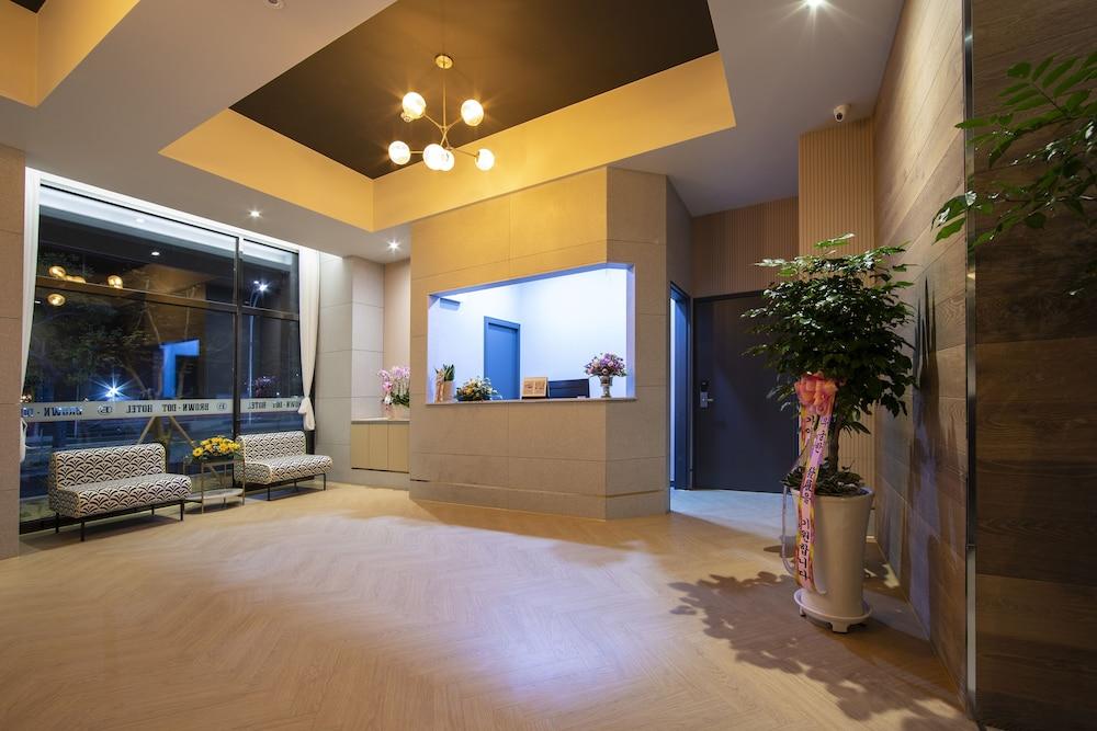 Brown Dot Hotel - Jangsaengpo