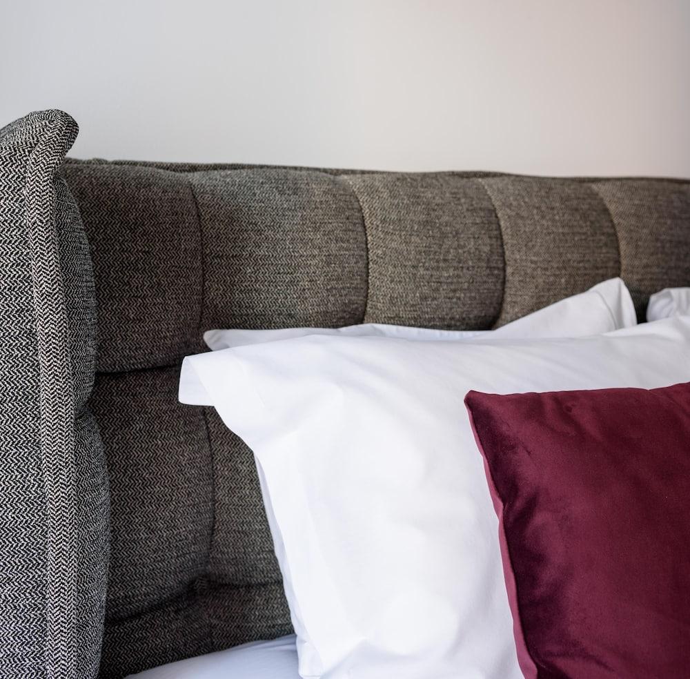 Acropolis Grand Apartment