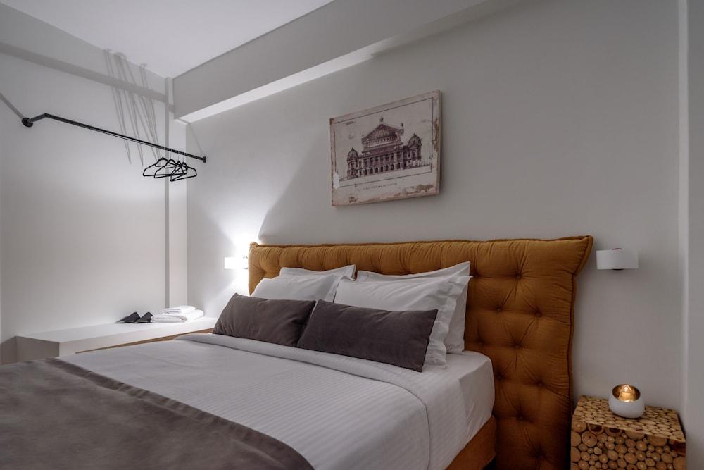 Acropolis Grand Apartment