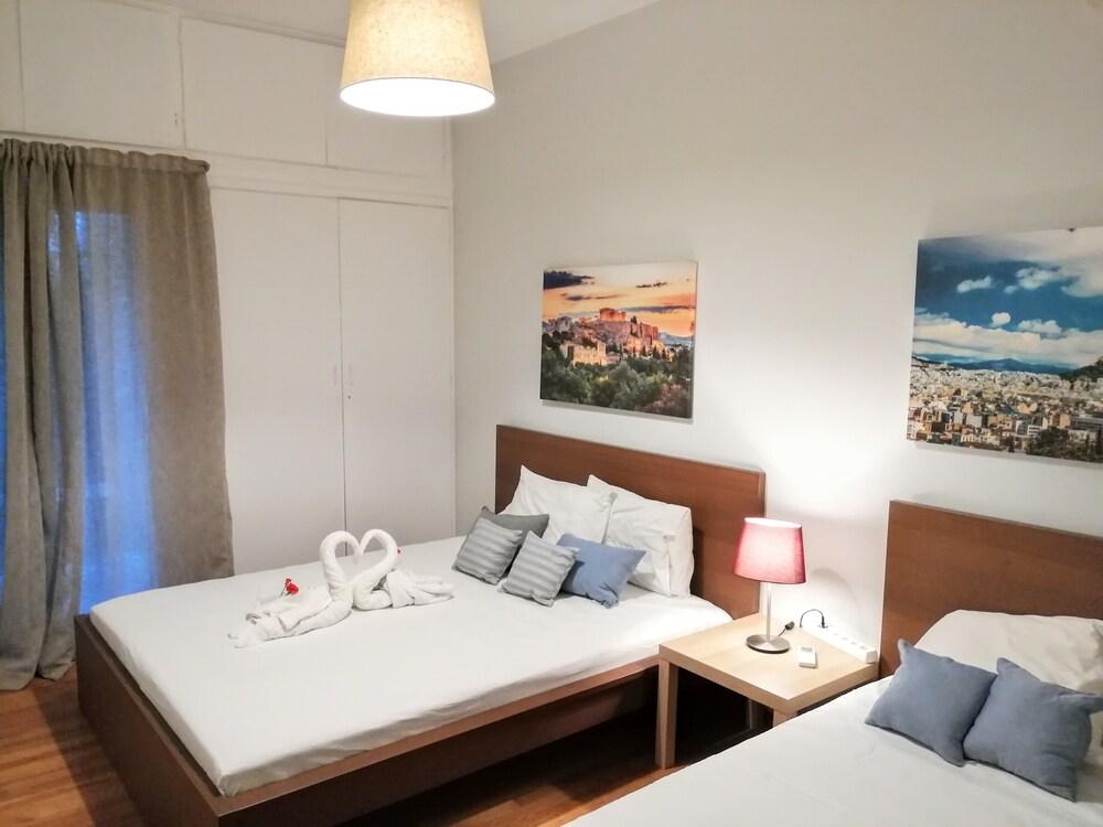 Comfortable apartment in Acropolis