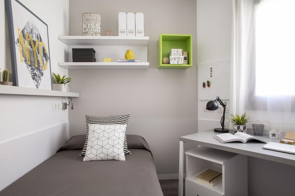 Residencia Universitaria Resa Barcelona Diagonal - Campus Accomodation