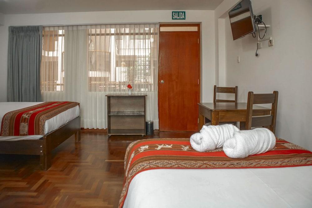 Hotel Del Prado Hometown