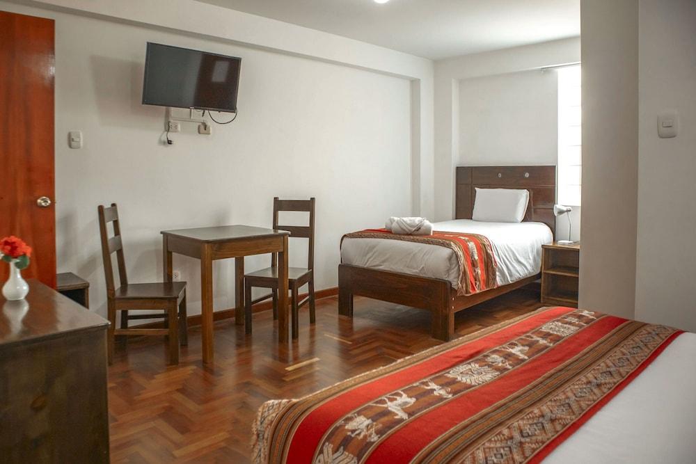 Hotel Del Prado Hometown