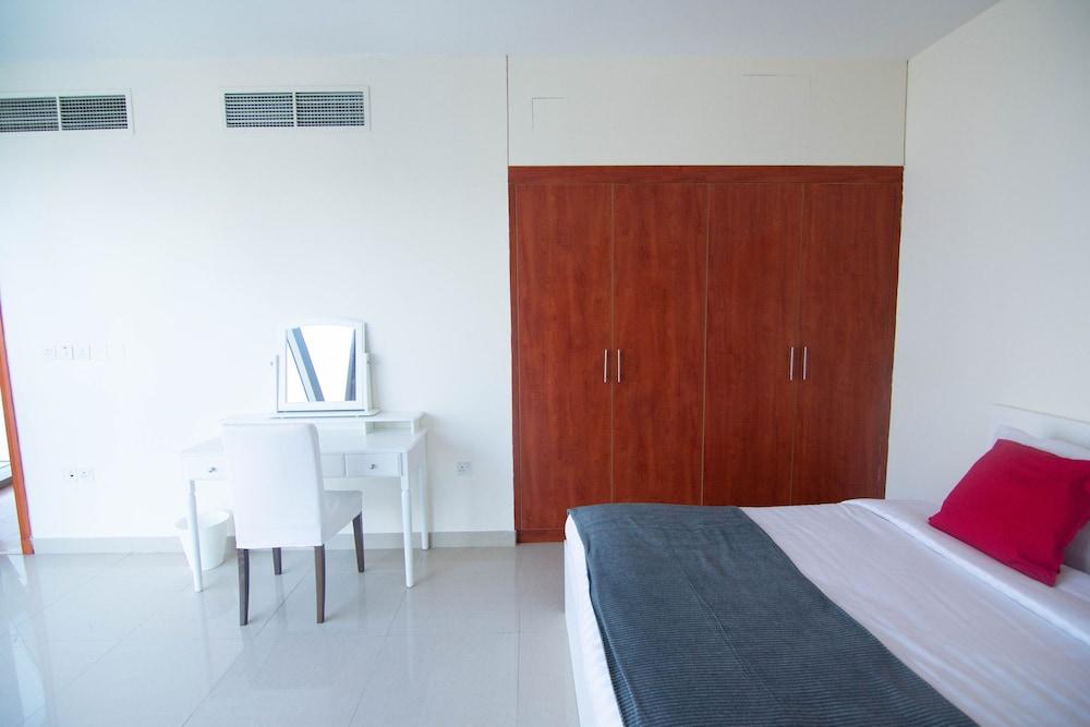 Lux BnB DIFC 2BDR Park Towers