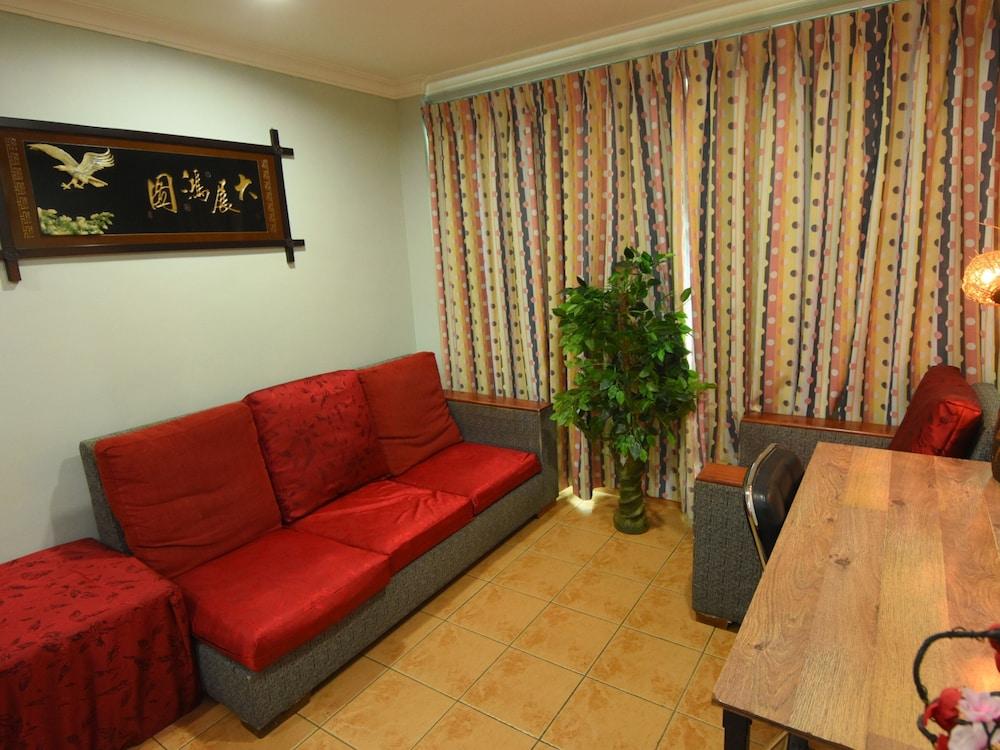 OYO 89642 Highway Inn