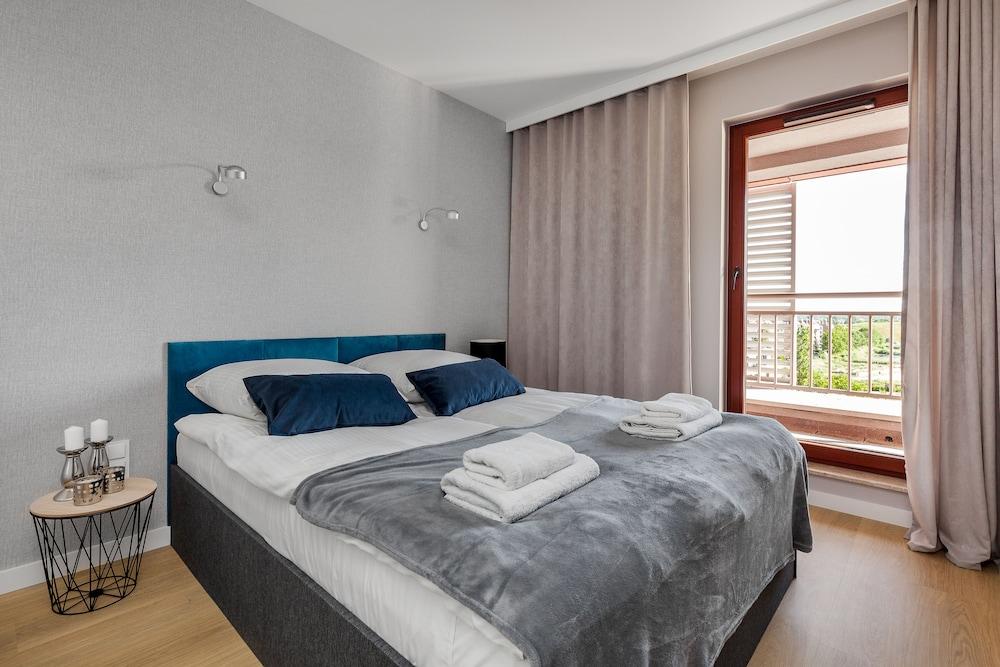 Frey Homes Waterlane Glamour &SPA