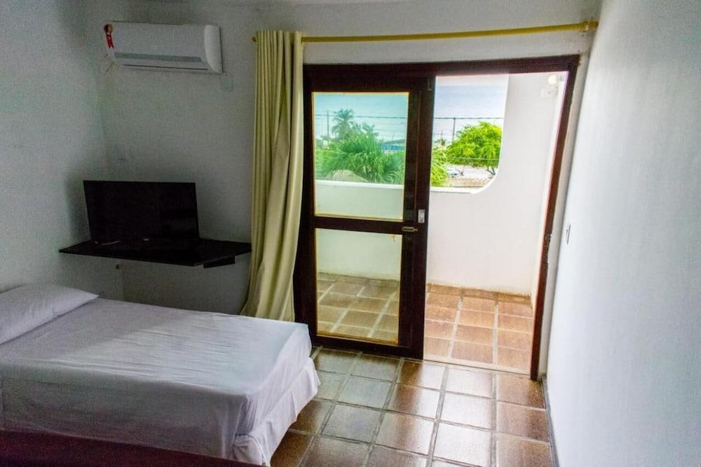 Santorini Praia Hotel