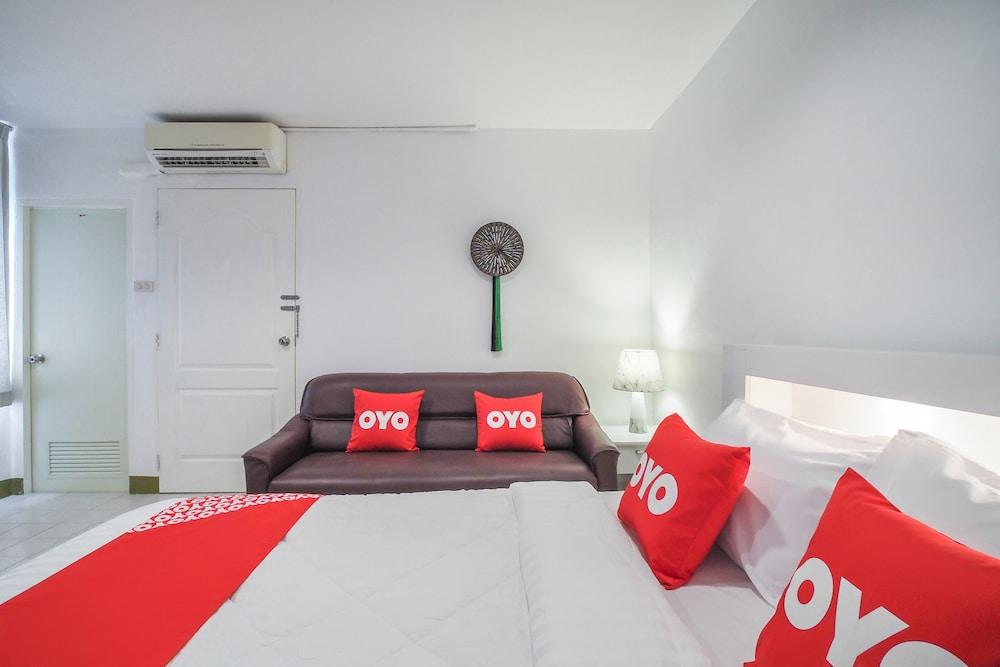 OYO 648 Ake Apartment