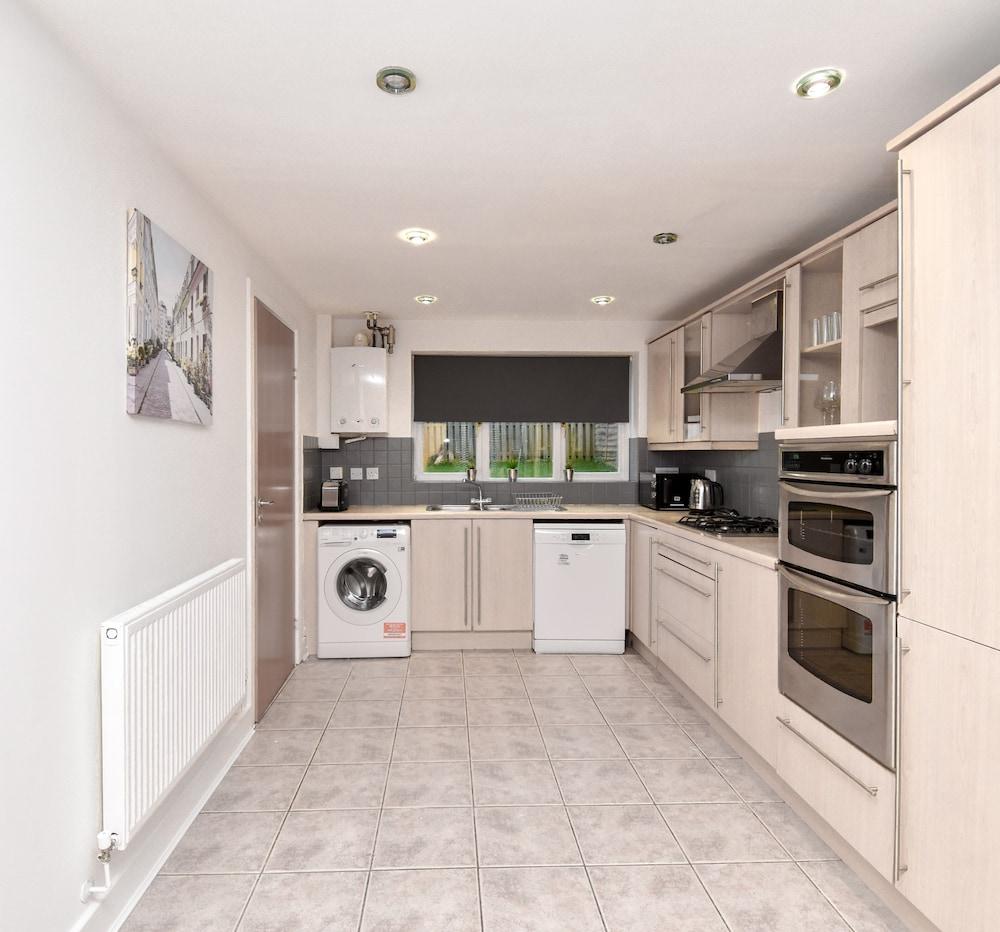 Foxley Place - MK City house