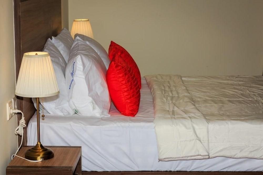 Cloud9 Homes Service Apartment