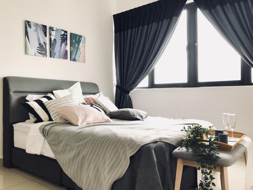 SkyVilla D'island Puchong by BeeStay