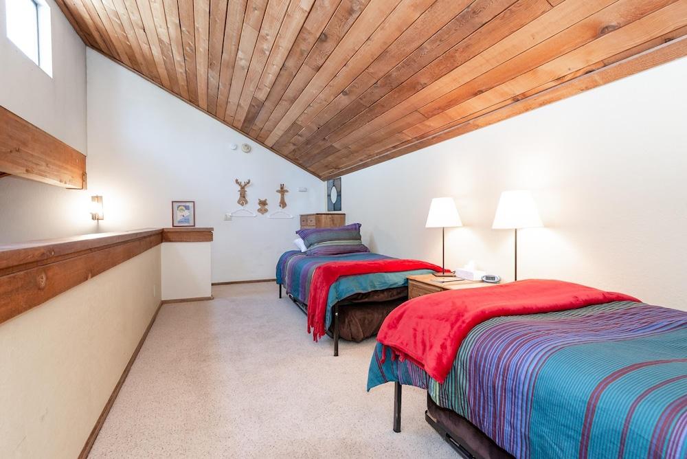 Mammoth Sierra Townhomes #25