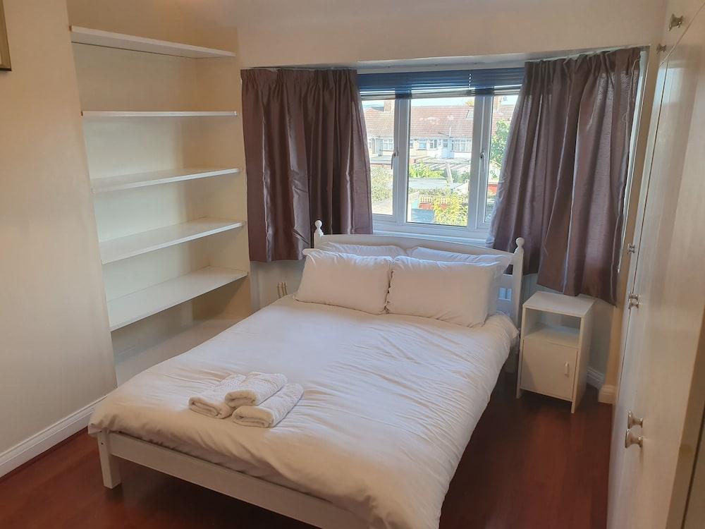 Elegant 3 Bed house walk Wembley stadium