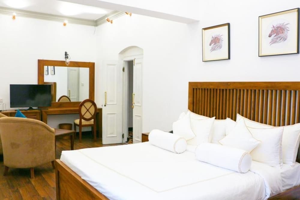 The Clovelly Bungalow