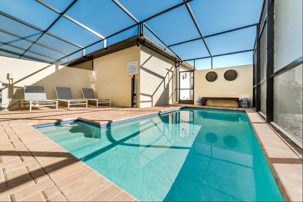 Contemporary Retreat