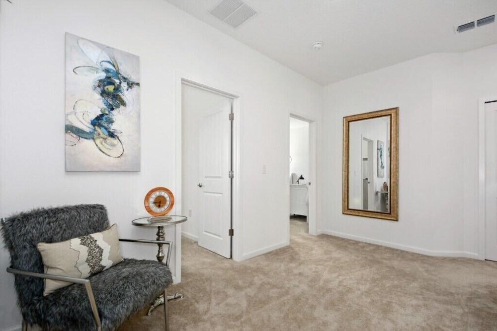 Stunning Vacation Home So3890