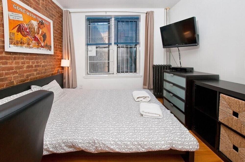 Chic & Modern 2 BR on Upper East Side