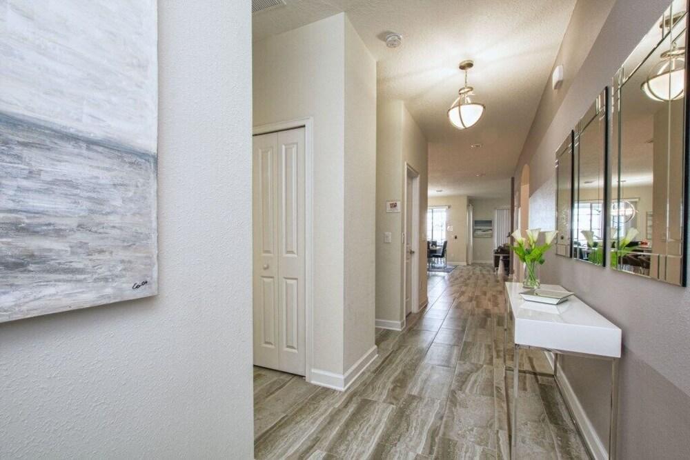 4718sh - Storey Lake