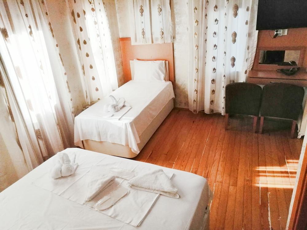 Istanbul Sydney Apart