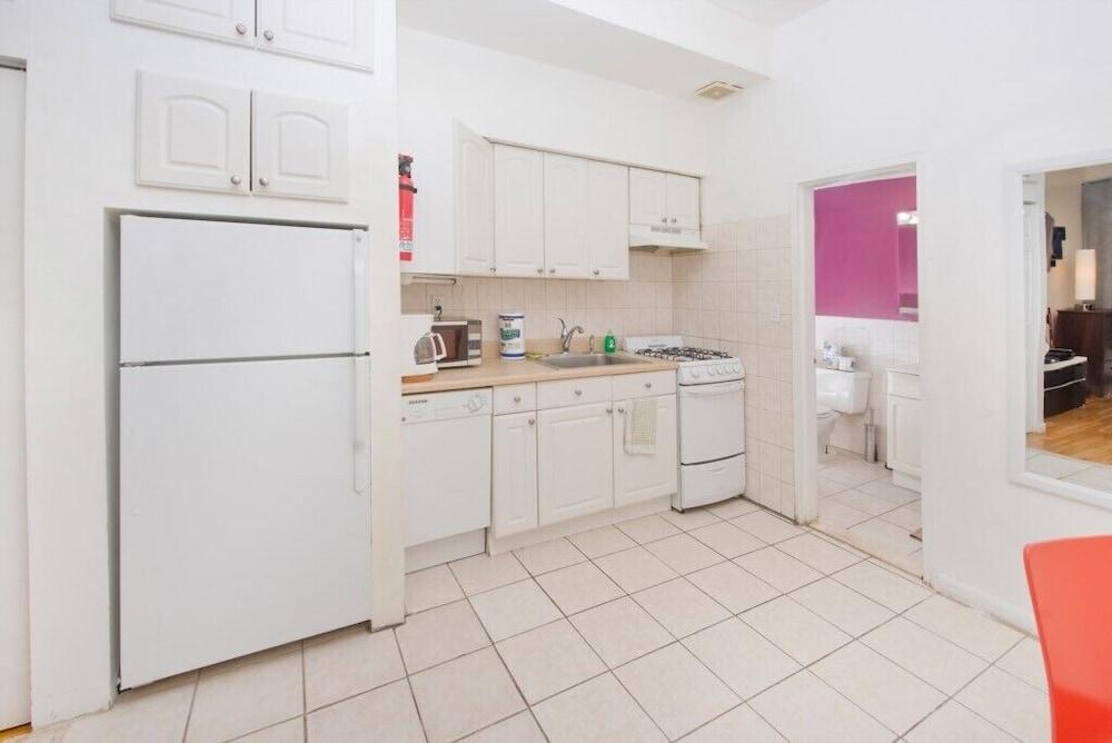 Charming Upper East Side Studio w/ Private Garden