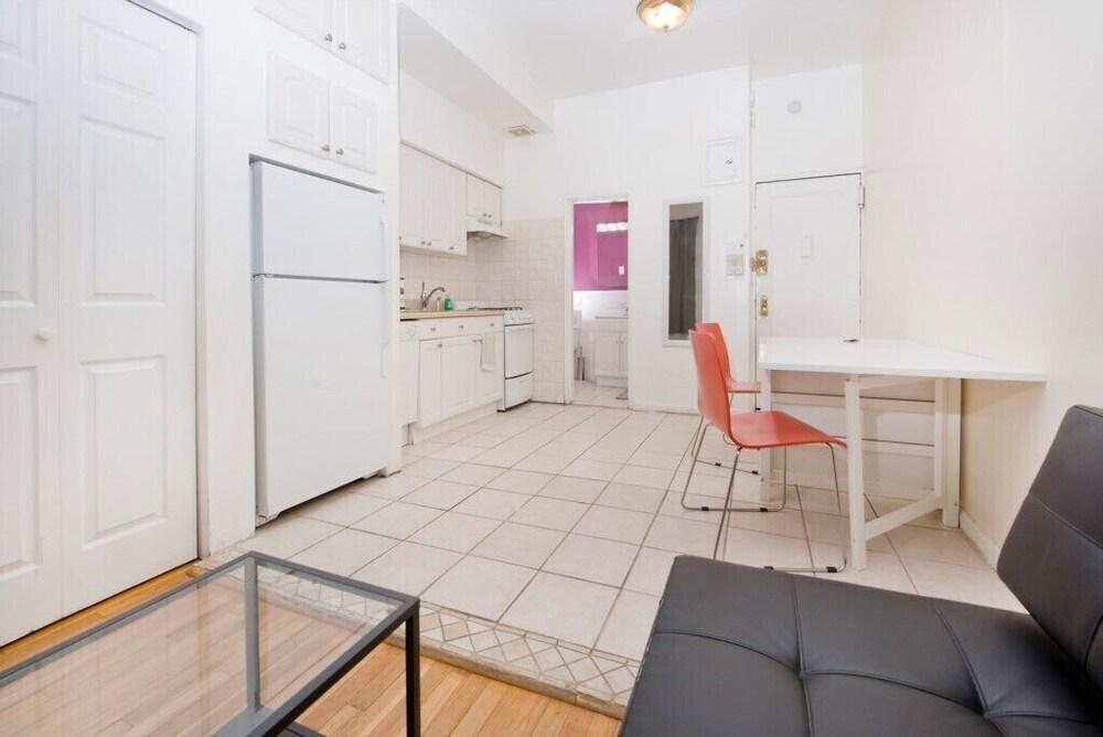 Charming Upper East Side Studio w/ Private Garden