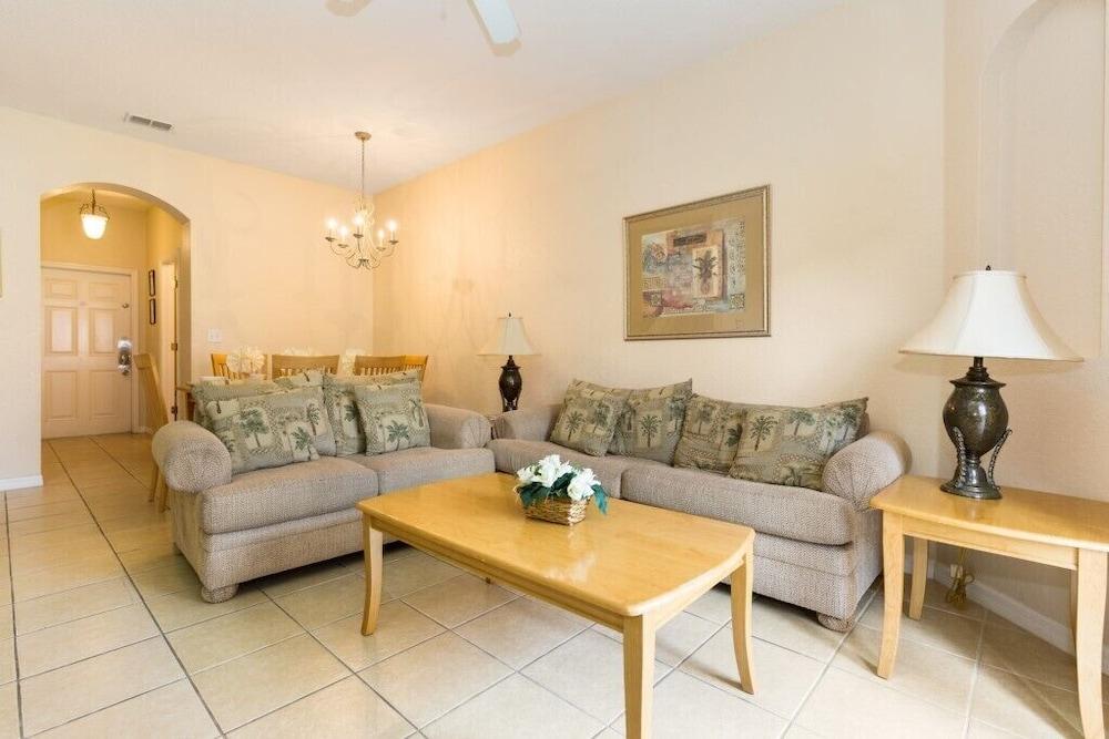 Zirkil's Old Town Hideaway