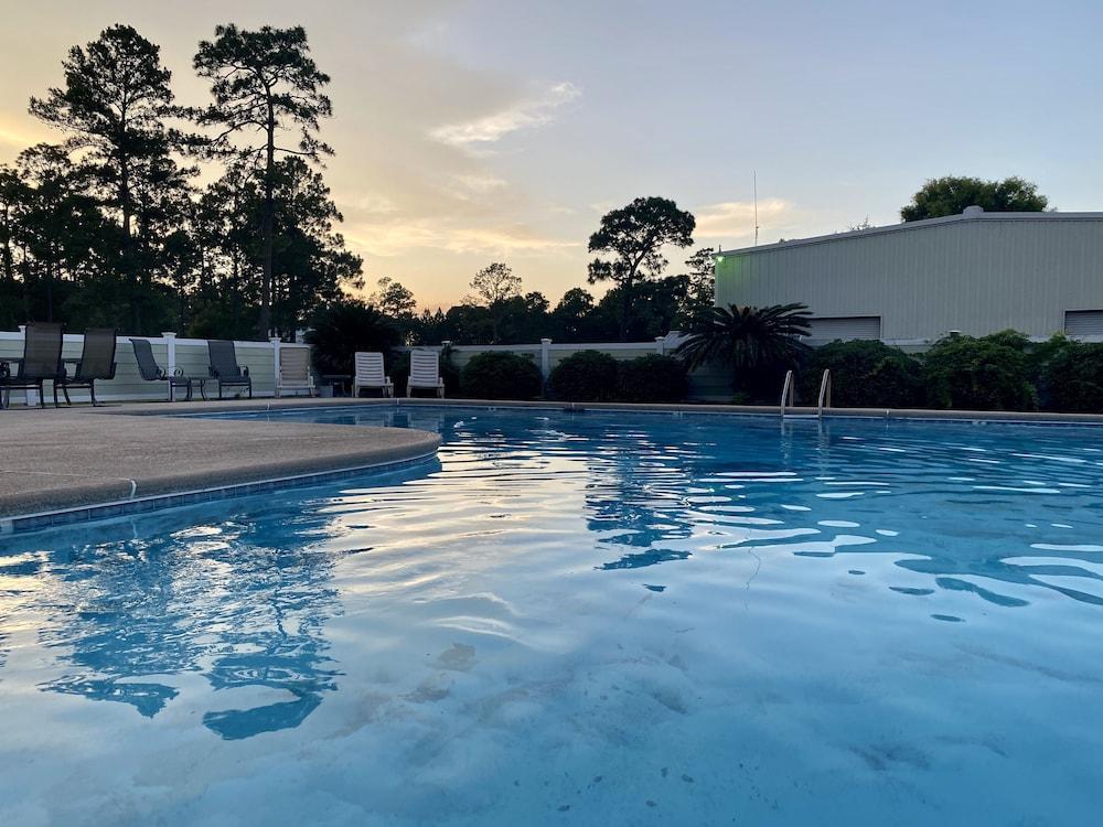 Blueberry Plantation Golf Resort