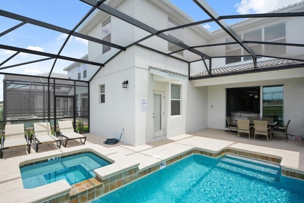 Contemporary Decor Vacation Home Sl4773