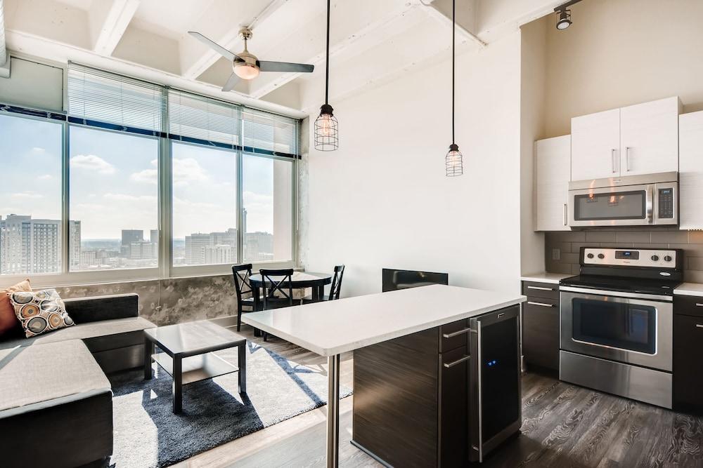 1stHomeRent Centennial Apartments