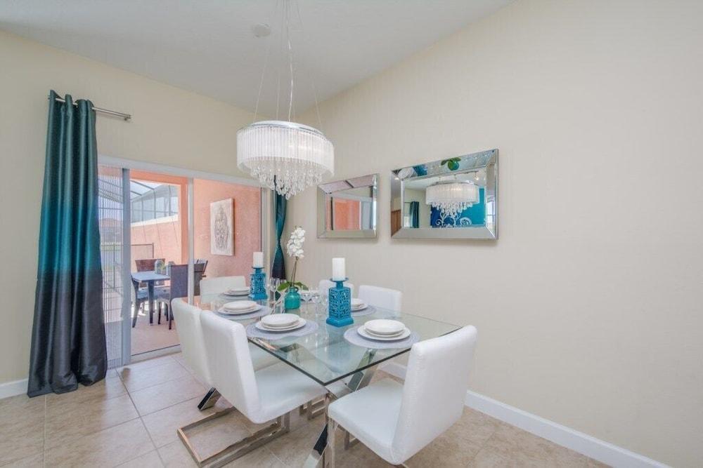 8879cp - Paradise Palms