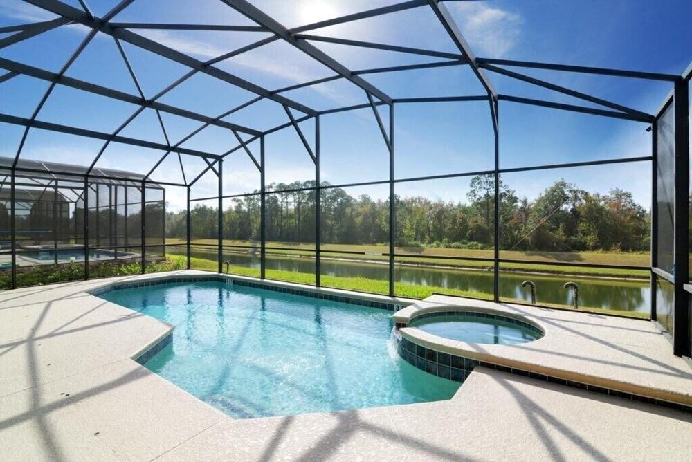 Donald Ducks Getaway Vacation Villa