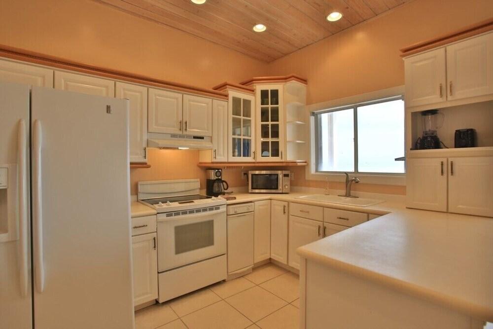 Ocean Front Beach Home Walking Distance to Flagler