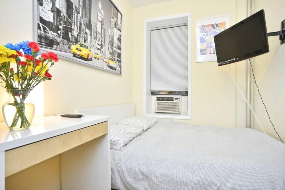 Fancy 2 BR on Upper East Side