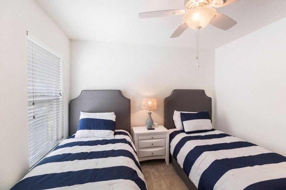 SVV 033 - Lakeside Escape 5 Bed Pool Home