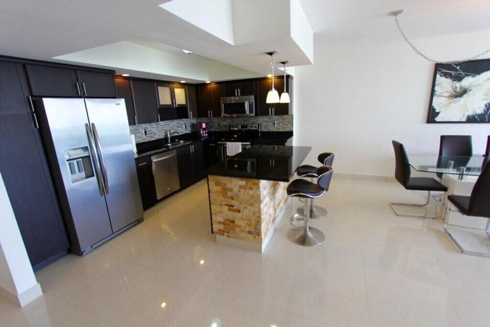 1 Bedroom Bay & Ocean View Or1520