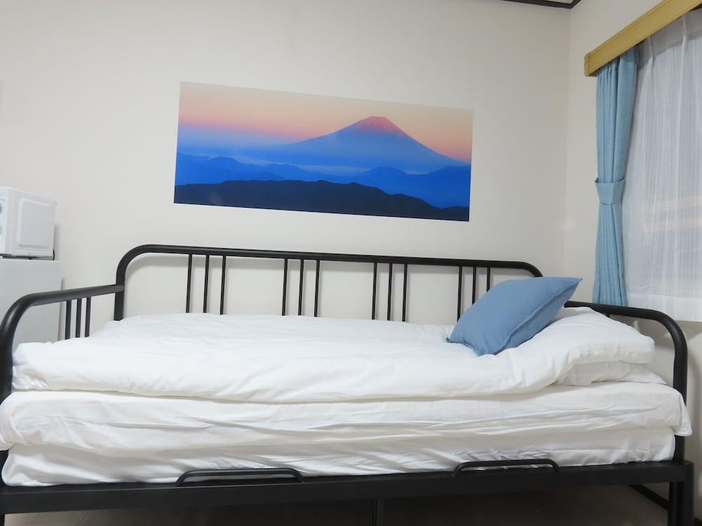 Roland’s House 302