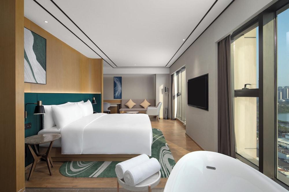 Hilton Garden Inn Xiamen Bailuzhou Park