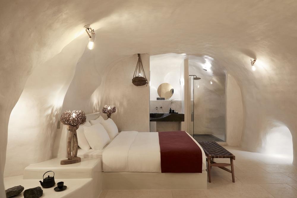 White Pearl Cavalieri - Adults Only