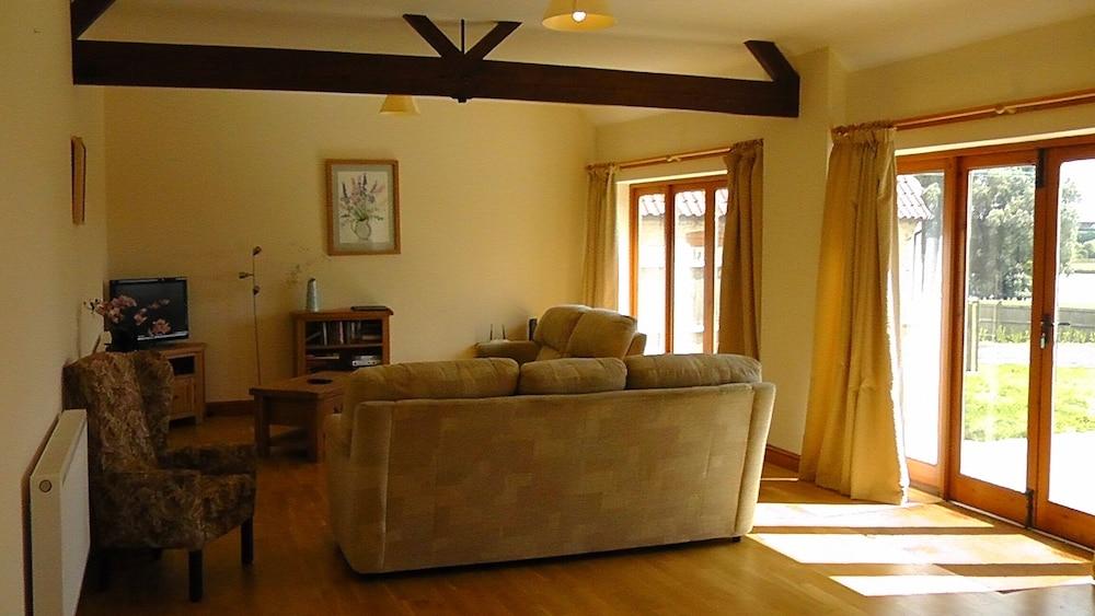 Elinor Holiday Cottages